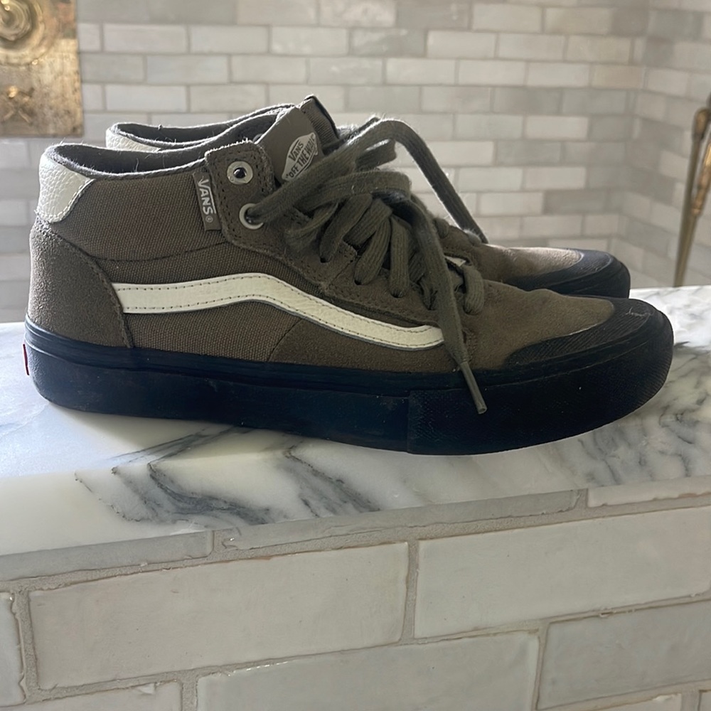 Vans ultra Cush men’s 6.5 women’s 8 MIDS